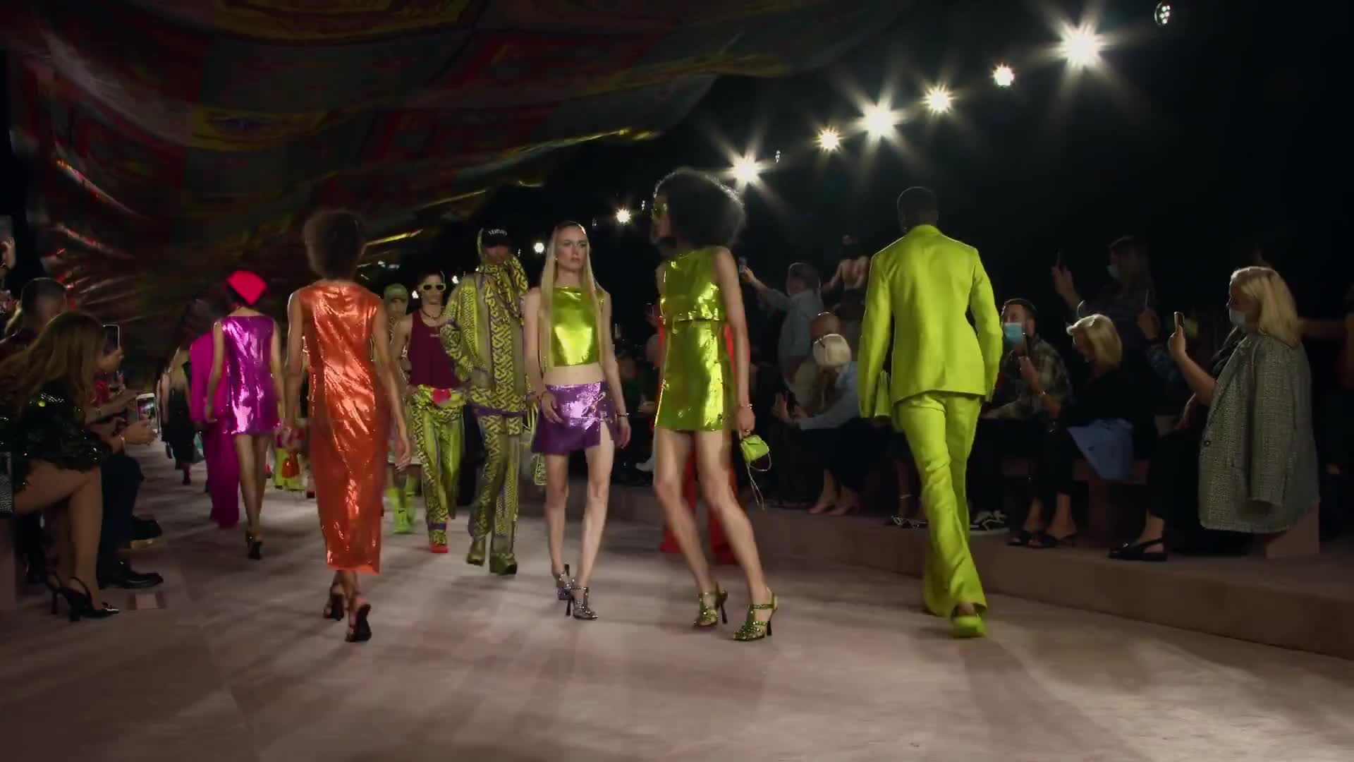 VERSACE SPRING SUMMER 2022 FASHION SHOW