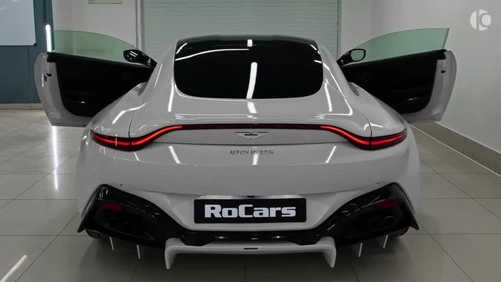 2022 ASTON MARTIN VANTAGE